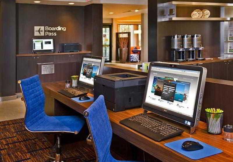Courtyard By Marriott Mahwah Hotel Екстериор снимка