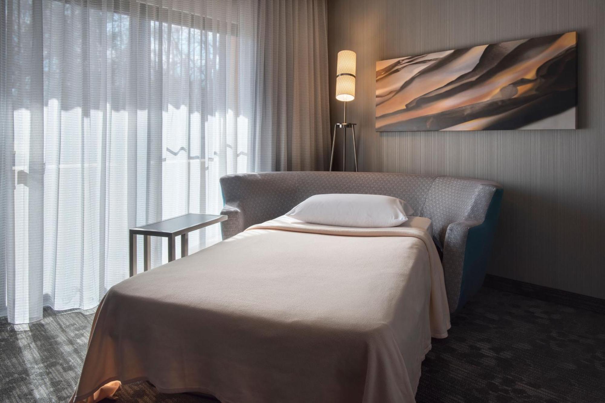Courtyard By Marriott Mahwah Hotel Екстериор снимка
