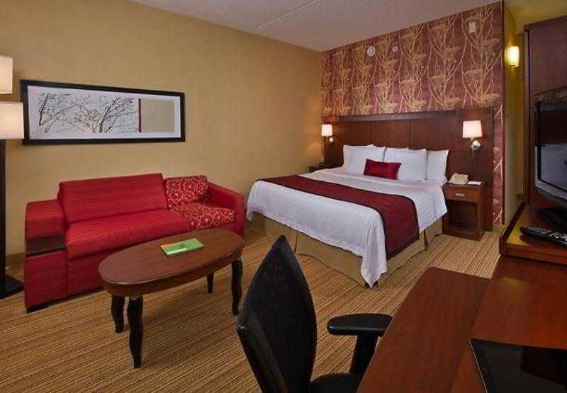 Courtyard By Marriott Mahwah Hotel Екстериор снимка