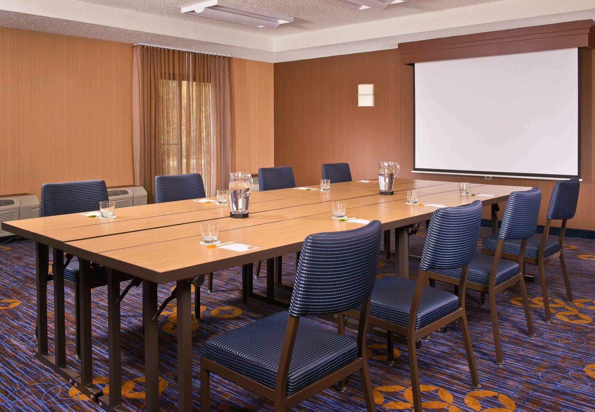 Courtyard By Marriott Mahwah Hotel Екстериор снимка